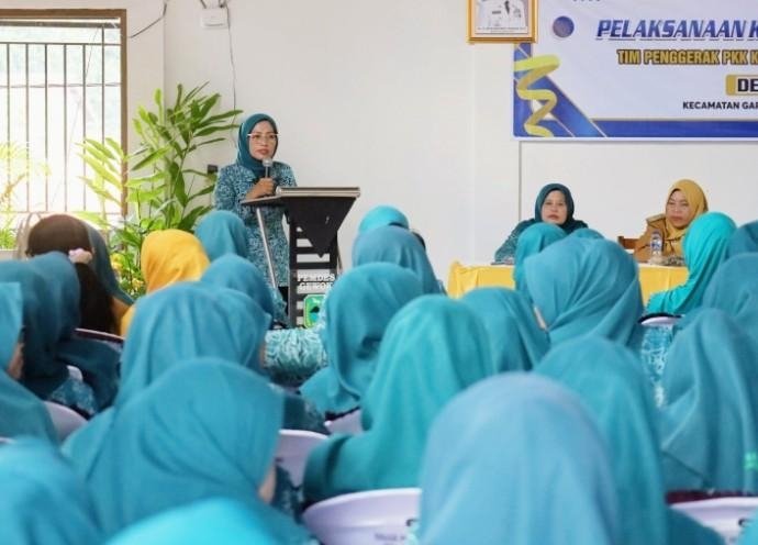 Menguatkan Peran Keluarga, TP PKK Kuningan Turun Langsung Bina 32 Desa