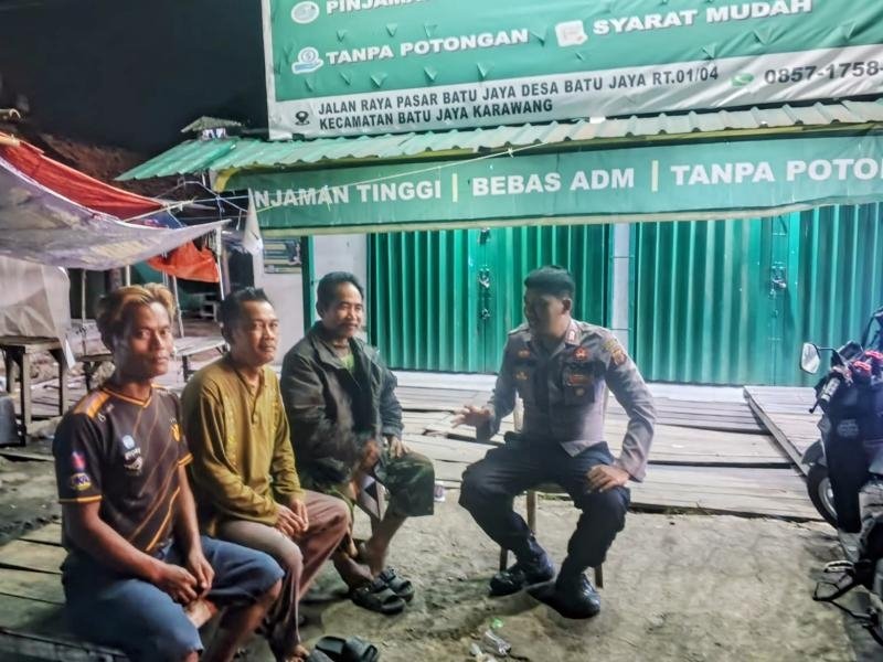 Anggota Polsek Batujaya Himbau Masyarakat terkait Kamtibmas untuk Ciptakan Keamanan di Lingkungan Masyarakat